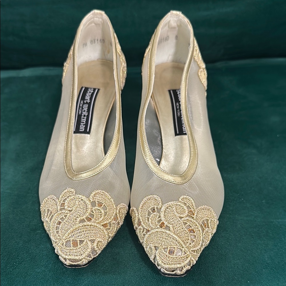 Oscar de la Renta Gold Heels with Intricate Design